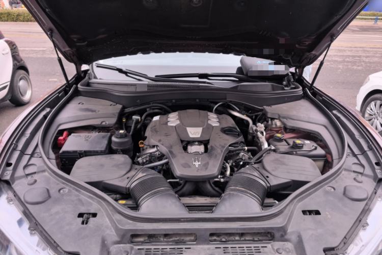 Used Maserati Levante 2016 3.0T Standard Edition Engine Bay