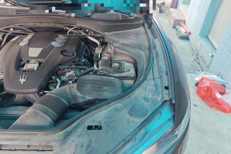 Used Maserati Levante 2016 3.0T Standard Edition Engine Bay Left