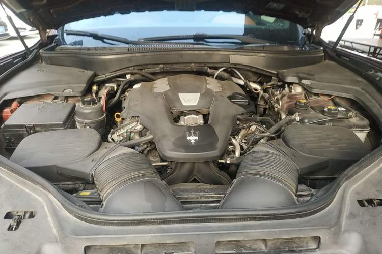 Used Maserati Levante 2016 3.0T Standard Edition Engine Bay