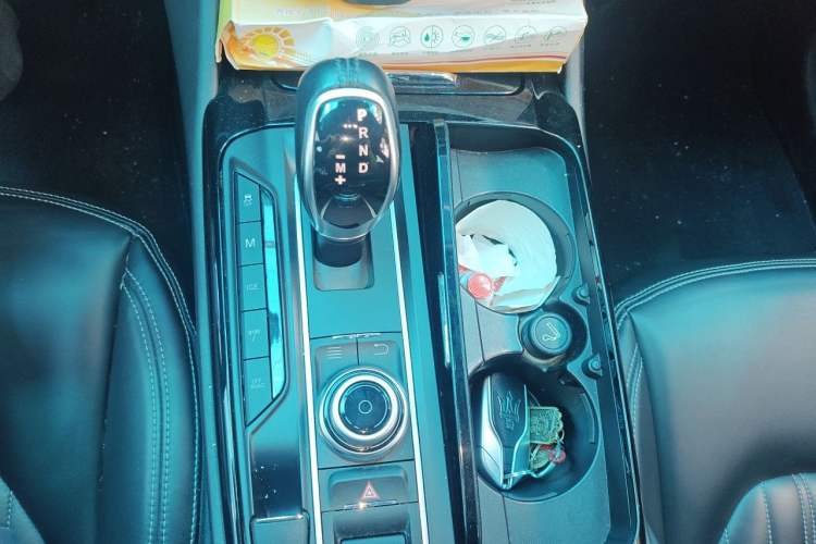 Used Maserati Levante 2016 3.0T Standard Edition Gear Lever