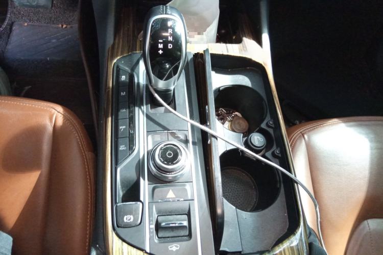 Used Maserati Levante 2016 3.0T Standard Edition Gear Lever