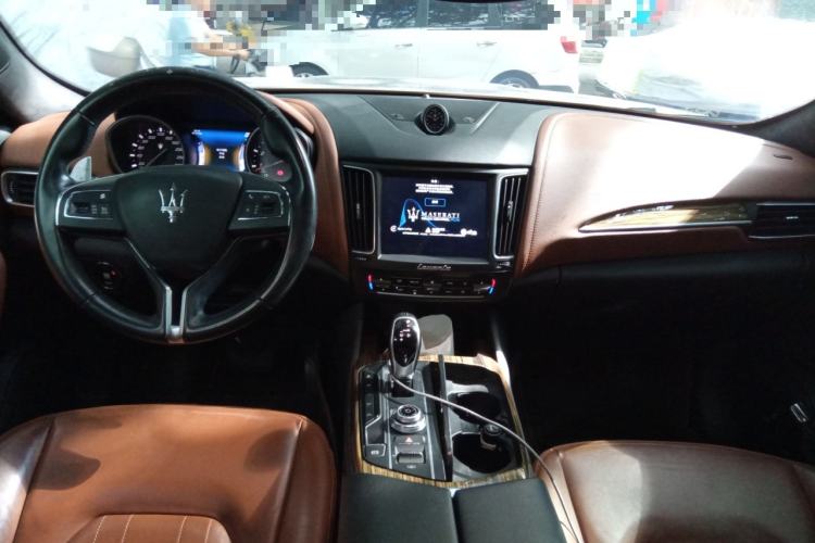 Used Maserati Levante 2016 3.0T Standard Edition Interior 2