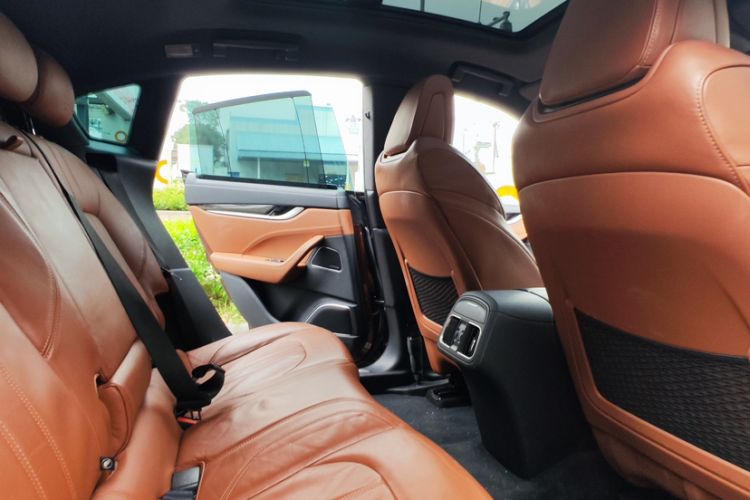 Used Maserati Levante 2016 3.0T Standard Edition Interior 4