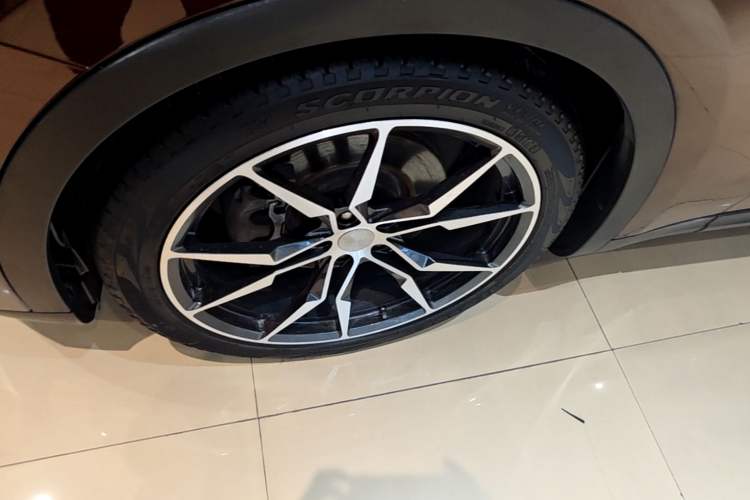 Used Maserati Levante 2016 3.0T Standard Edition Left Front Wheel Hub