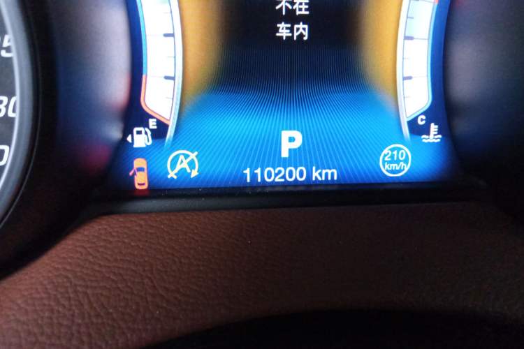 Used Maserati Levante 2016 3.0T Standard Edition Odometer Close Up