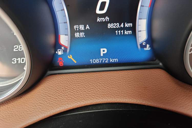 Used Maserati Levante 2016 3.0T Standard Edition Odometer Close Up