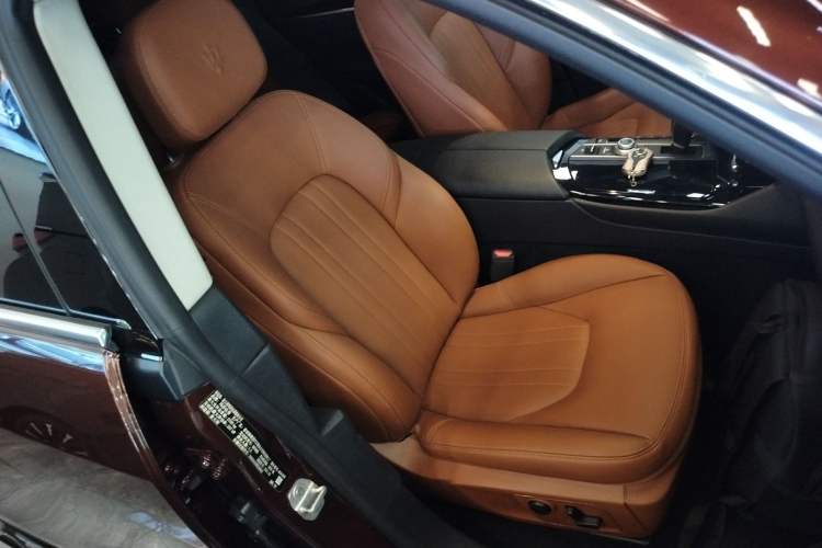 Used Maserati Levante 2016 3.0T Standard Edition Right Front Seat
