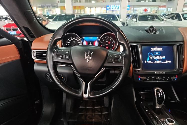 Used Maserati Levante 2016 3.0T Standard Edition Steering Wheel