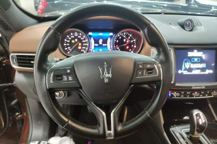 Used Maserati Levante 2016 3.0T Standard Edition Steering Wheel