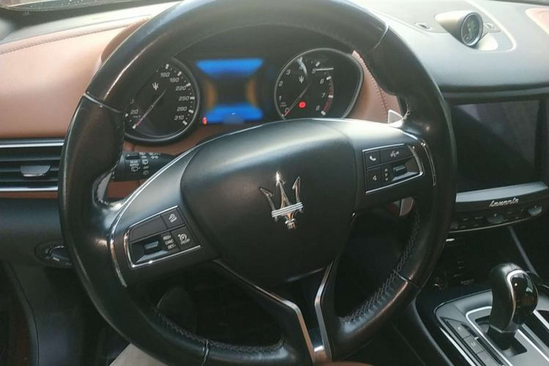 Used Maserati Levante 2016 3.0T Standard Edition Steering Wheel