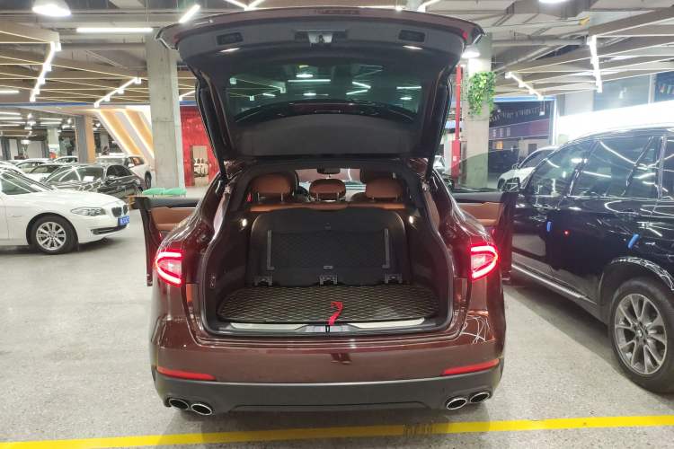 Used Maserati Levante 2016 3.0T Standard Edition Trunk