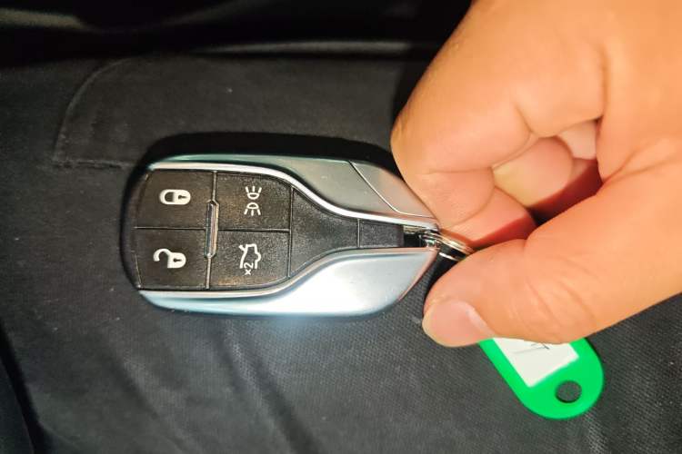 Used Maserati Levante 2016 3.0T Standard Edition Vehicle Key