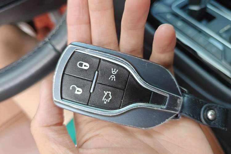 Used Maserati Levante 2016 3.0T Standard Edition Vehicle Key