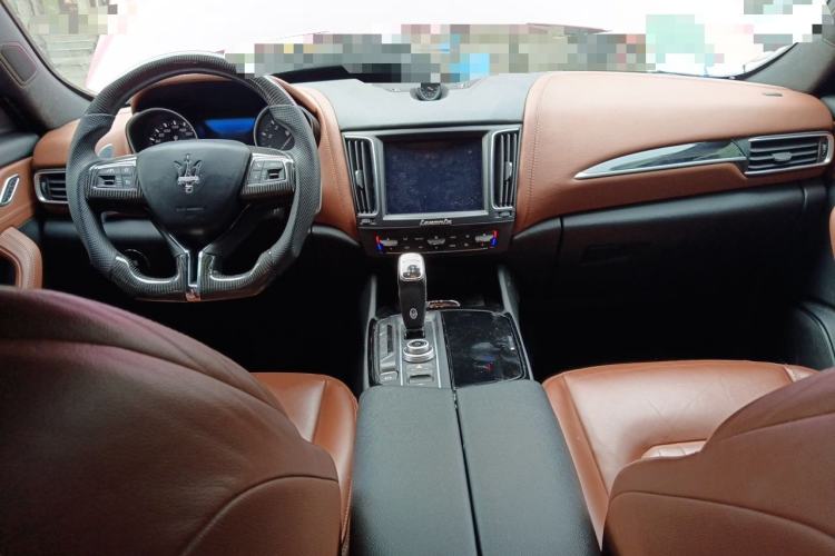 Used Maserati Levante 2016 3.0T Standard Edition Center Console