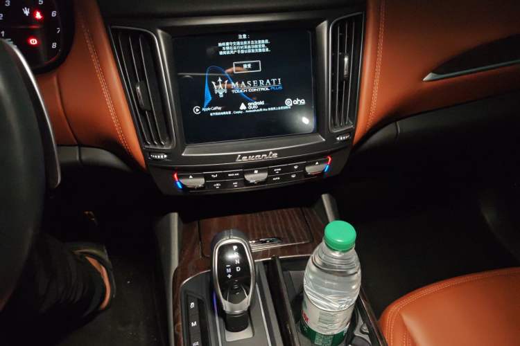 Used Maserati Levante 2016 3.0T Standard Edition Audio And AC Panel