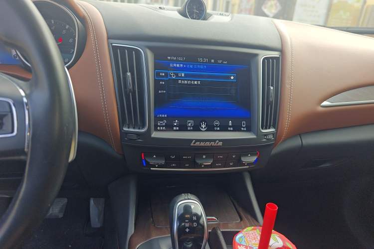 Used Maserati Levante 2016 3.0T Standard Edition Audio And AC Panel