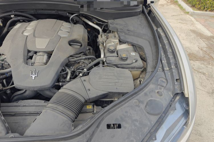 Used Maserati Levante 2016 3.0T Standard Edition Engine Bay Left