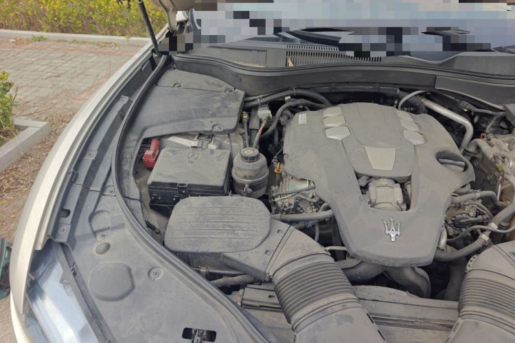 Used Maserati Levante 2016 3.0T Standard Edition Engine Bay Right