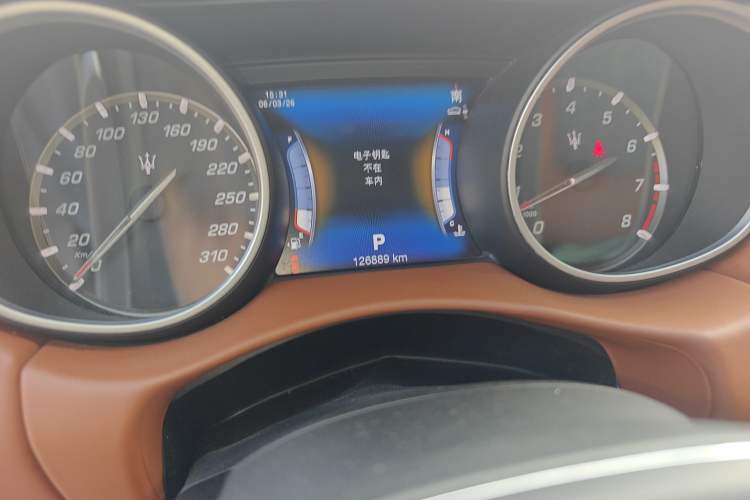 Used Maserati Levante 2016 3.0T Standard Edition Odometer Close Up