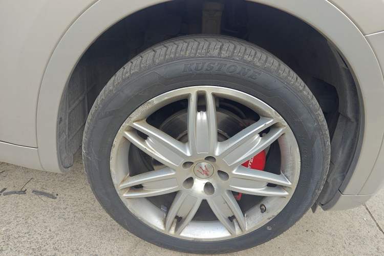 Used Maserati Levante 2016 3.0T Standard Edition Right Front Wheel Hub