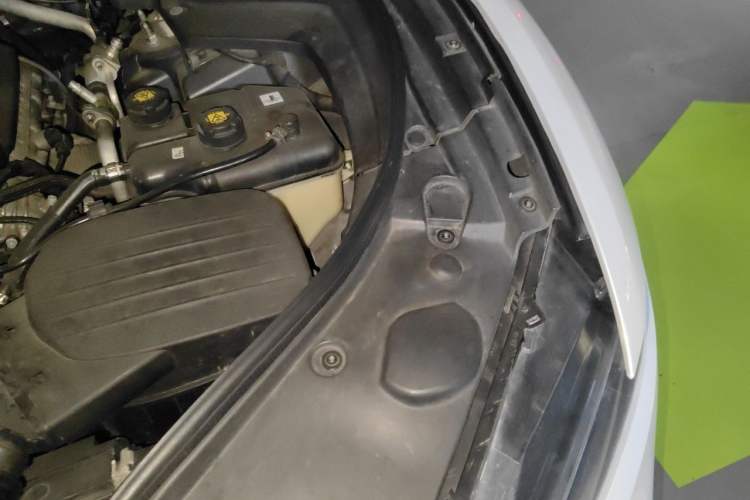 Used Maserati Levante 2016 3.0T Standard Edition Engine Bay Left