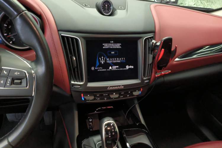 Used Maserati Levante 2016 3.0T Standard Edition Audio And AC Panel