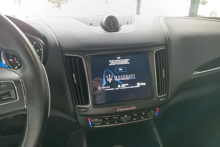 Used Maserati Levante 2016 3.0T Standard Edition Audio And AC Panel