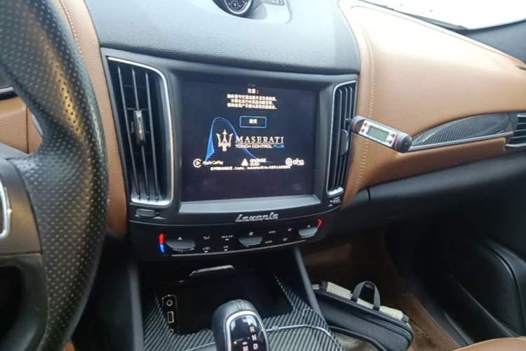 Used Maserati Levante 2016 3.0T Standard Edition Audio And AC Panel