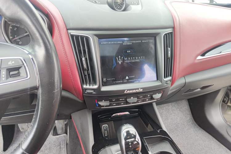Used Maserati Levante 2016 3.0T Standard Edition Audio And AC Panel
