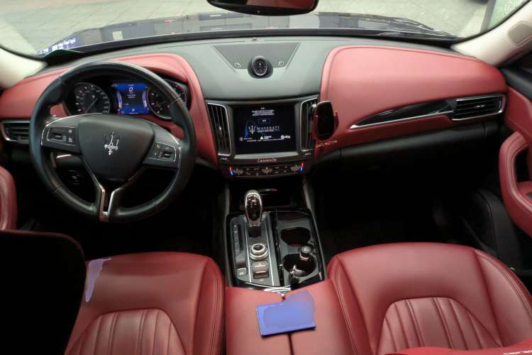 Used Maserati Levante 2016 3.0T Standard Edition Center Console