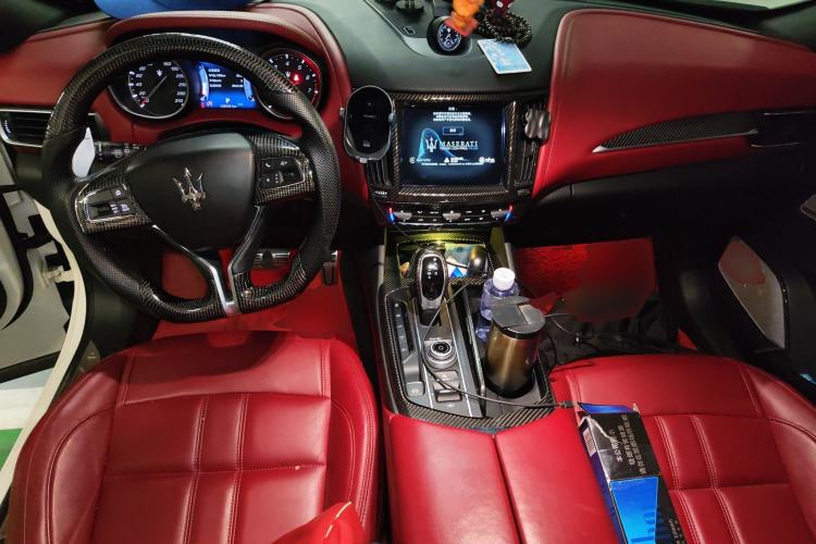 Used Maserati Levante 2016 3.0T Standard Edition Center Console