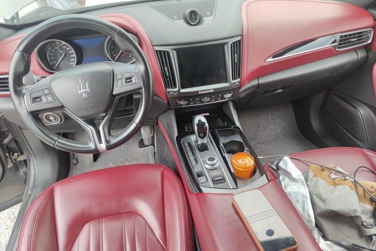 Used Maserati Levante 2016 3.0T Standard Edition Center Console