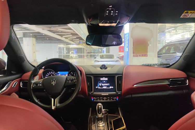 Used Maserati Levante 2016 3.0T Standard Edition Center Console