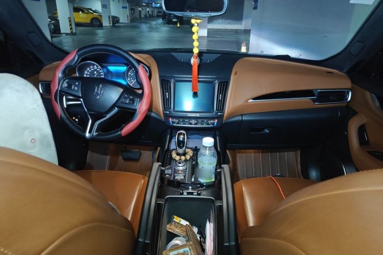 Used Maserati Levante 2016 3.0T Standard Edition Center Console