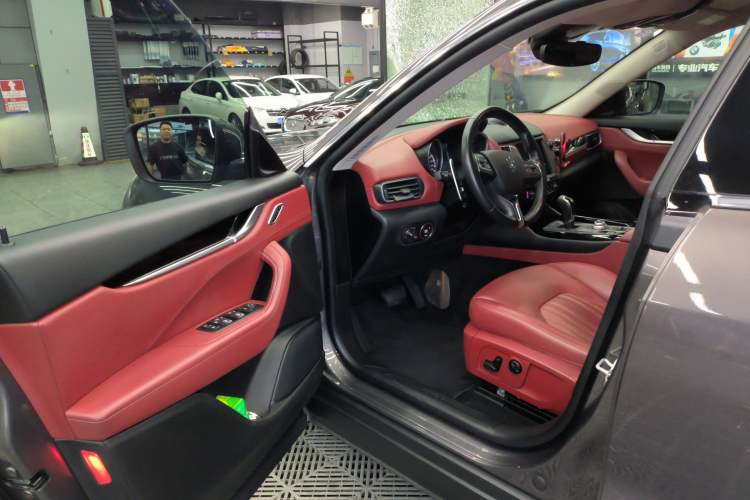 Used Maserati Levante 2016 3.0T Standard Edition Driver Seat