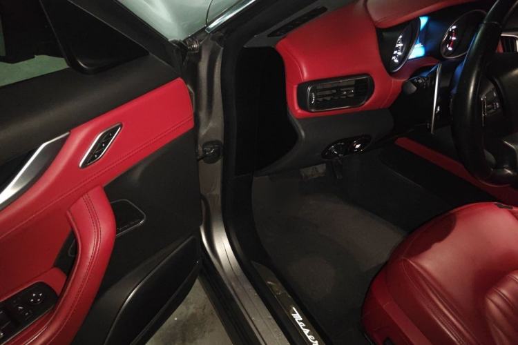 Used Maserati Levante 2016 3.0T Standard Edition Driver Seat