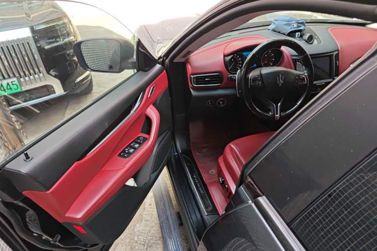 Used Maserati Levante 2016 3.0T Standard Edition Driver Seat