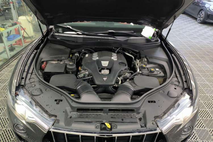 Used Maserati Levante 2016 3.0T Standard Edition Engine Bay