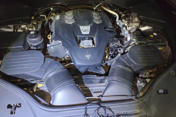 Used Maserati Levante 2016 3.0T Standard Edition Engine Bay