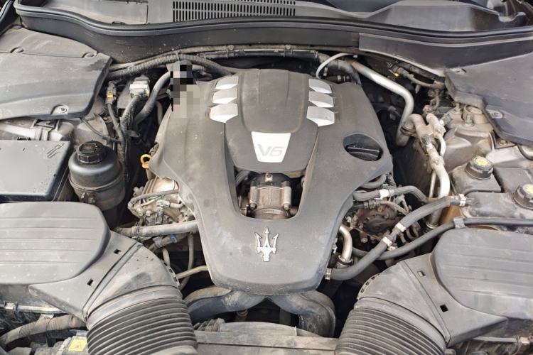 Used Maserati Levante 2016 3.0T Standard Edition Engine Bay