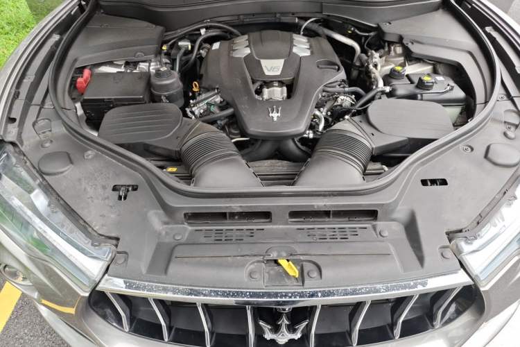 Used Maserati Levante 2016 3.0T Standard Edition Engine Bay