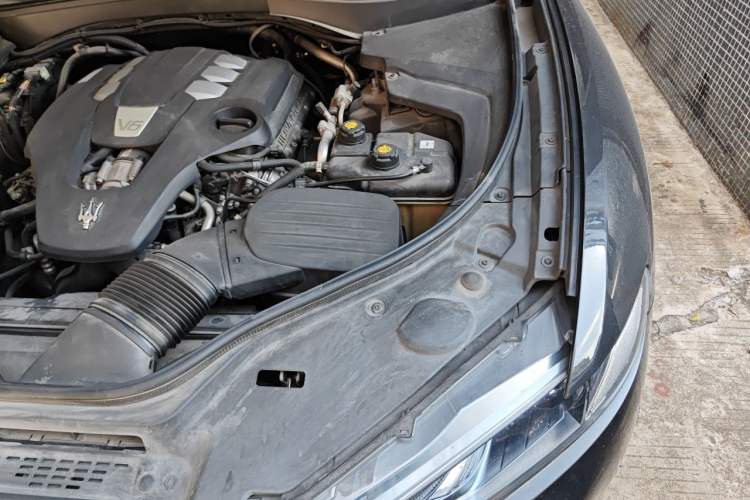 Used Maserati Levante 2016 3.0T Standard Edition Engine Bay Left