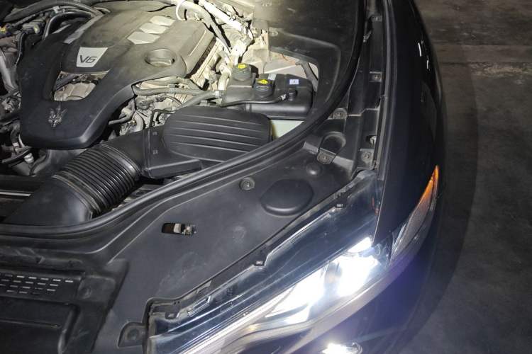 Used Maserati Levante 2016 3.0T Standard Edition Engine Bay Left