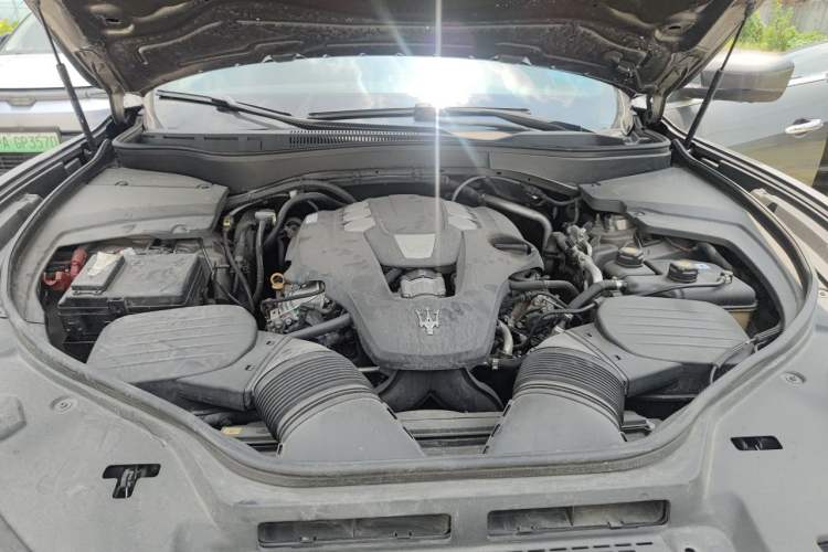 Used Maserati Levante 2016 3.0T Standard Edition Engine Bay