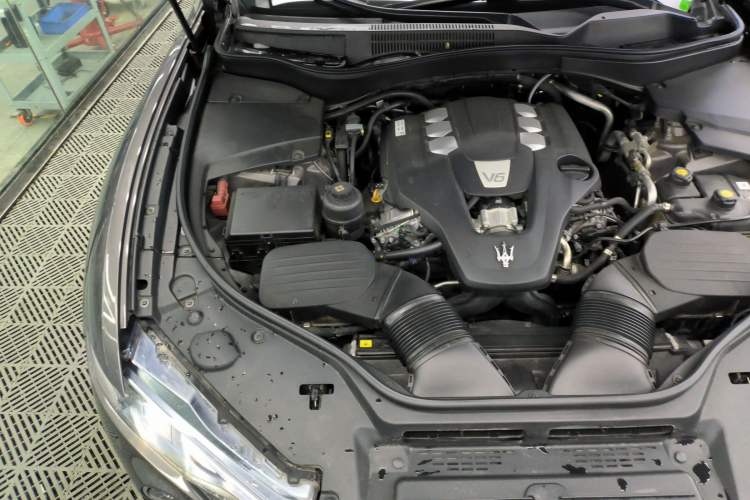 Used Maserati Levante 2016 3.0T Standard Edition Engine Bay Right