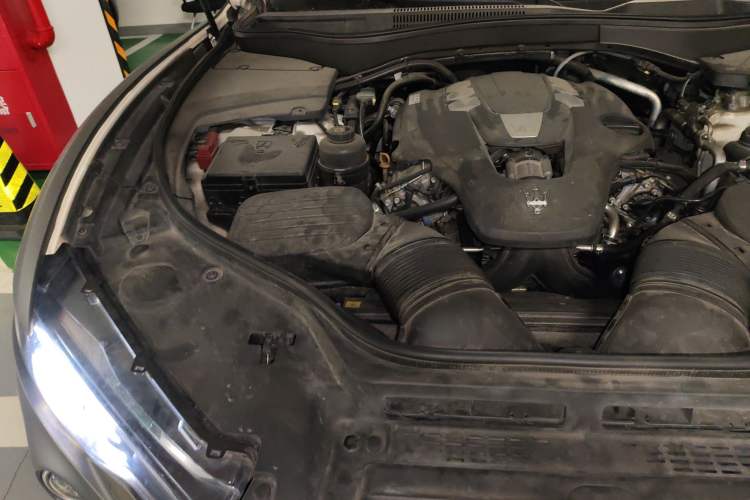 Used Maserati Levante 2016 3.0T Standard Edition Engine Bay Right