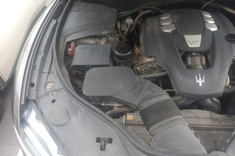 Used Maserati Levante 2016 3.0T Standard Edition Engine Bay Right
