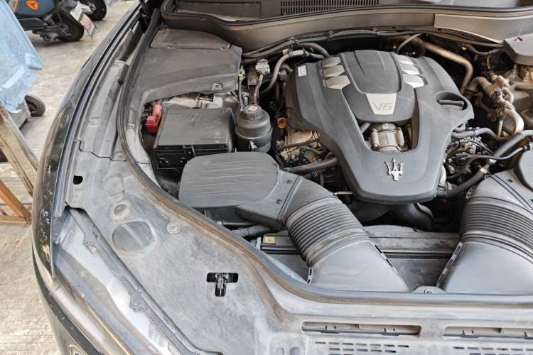 Used Maserati Levante 2016 3.0T Standard Edition Engine Bay Right