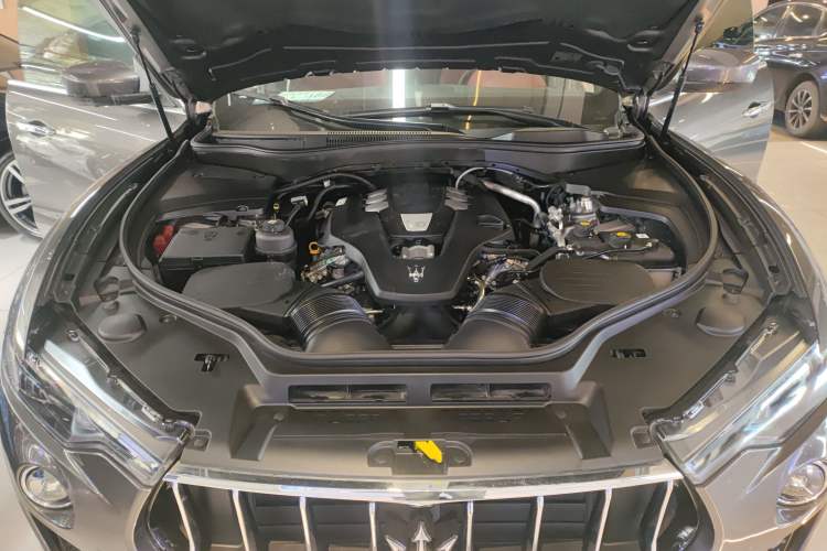 Used Maserati Levante 2016 3.0T Standard Edition Engine Bay