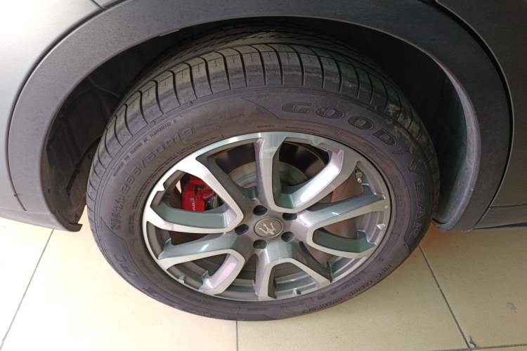 Used Maserati Levante 2016 3.0T Standard Edition Exterior 4